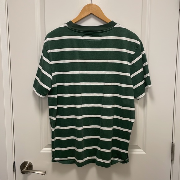 Guess tshirt - Picture 3 of 4